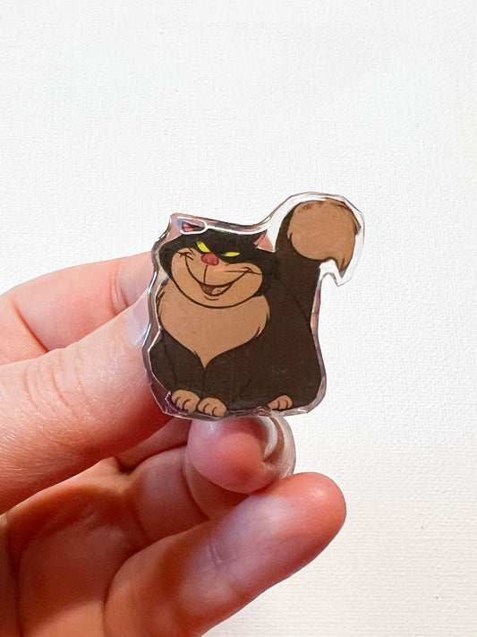 Upgecycelte kleine schwarze Katze handgemachte Anstecknadel – Recycelte Märchenbuch Anstecknadel – Buchseiten Kunst Anstecknadel – Kleinserien Harz