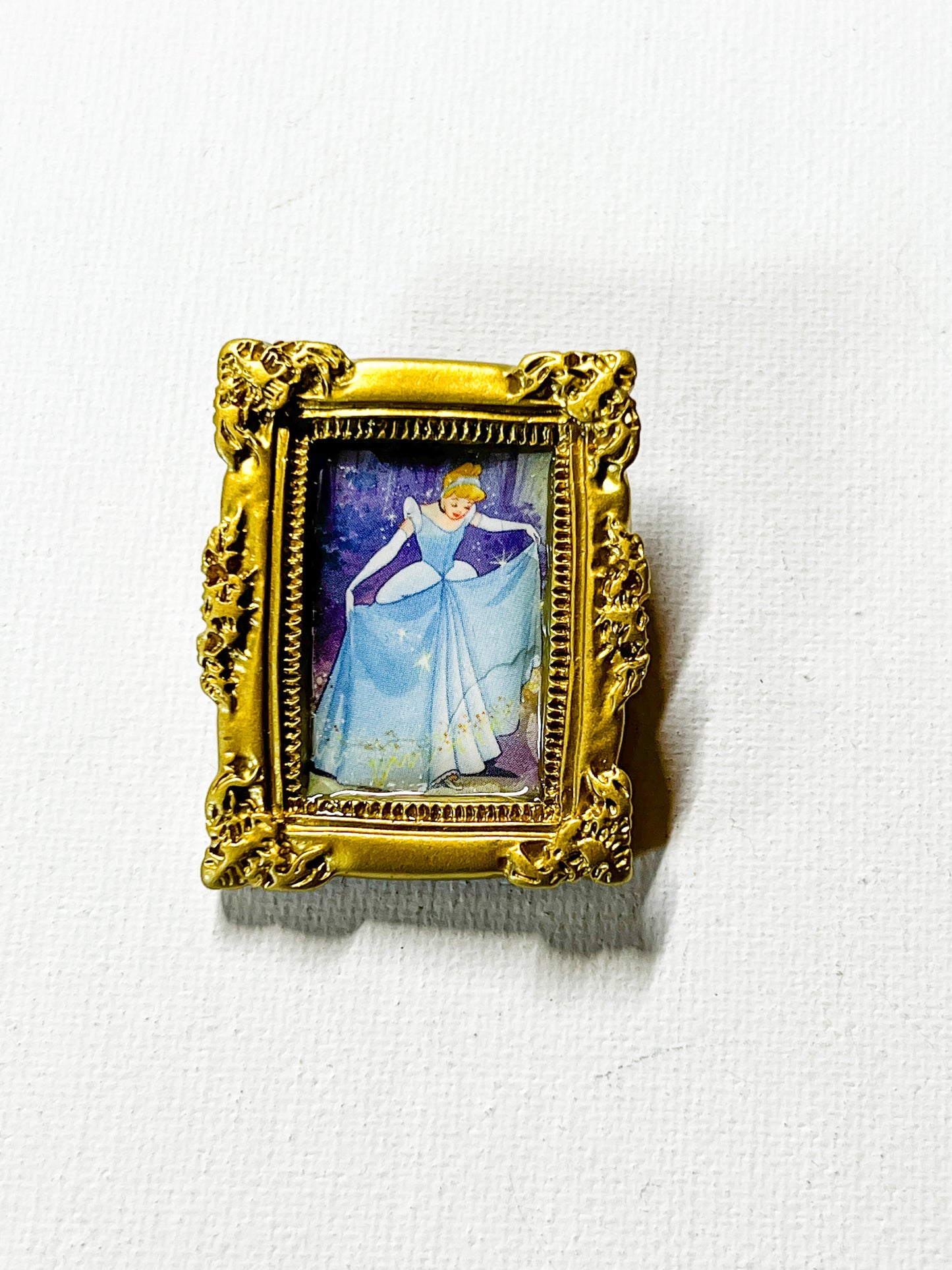 Upcycled Book Vintage-Inspired Frame Portrait Brooch